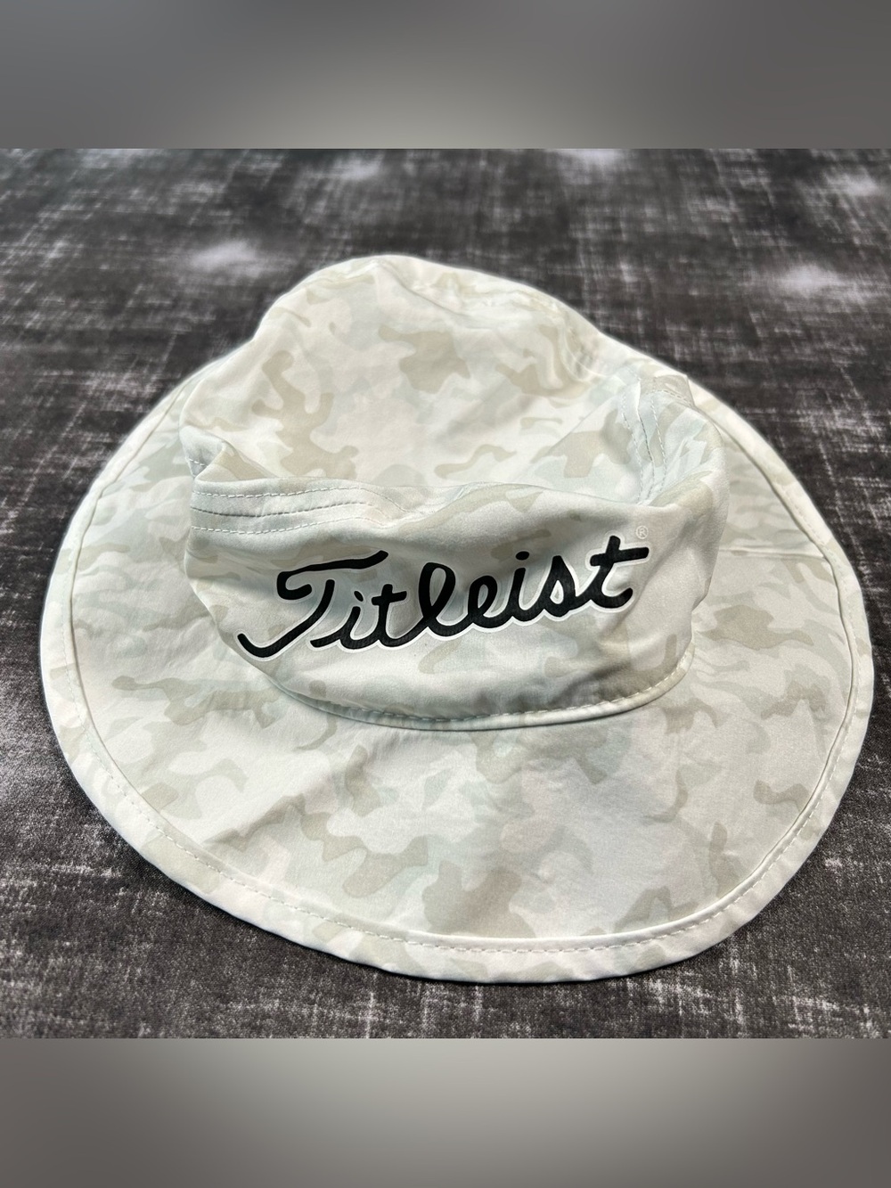 Titleist Breezer White/Camo Bucket Golf Hat Sun Protective OS Cap "Oak Hills"